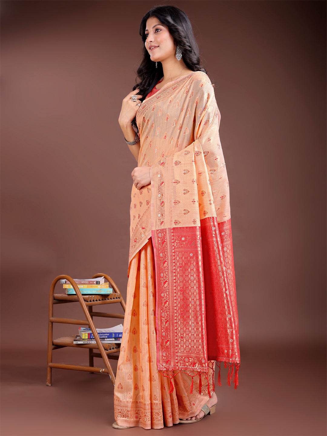 Astita Elegant Orange Cotton Saree with Contrast Pallu โ Perfect Blend of Tradition & Comfort