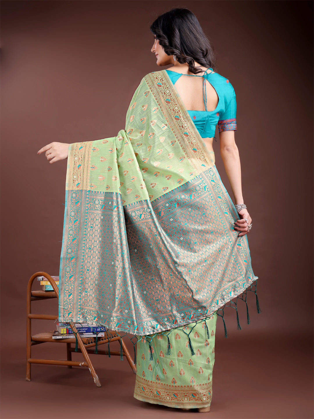 Astita Elegant Light Green Cotton Saree with Contrast Pallu – Perfect Blend of Tradition & Comfort