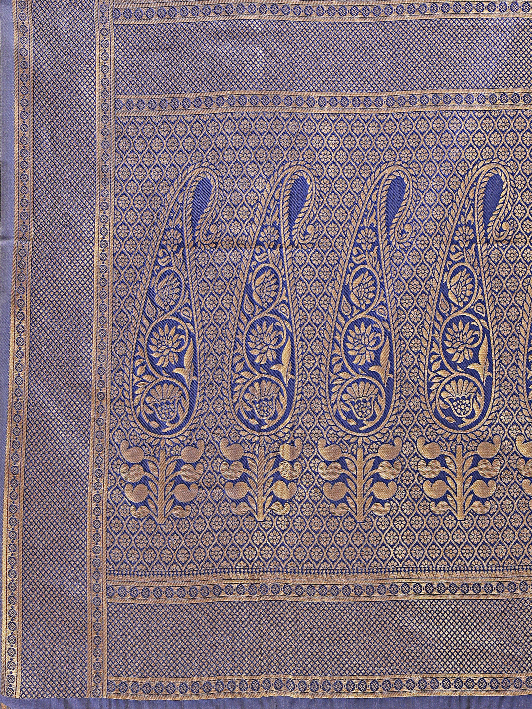Astita Graceful Cream and Navy Blue Silk Saree – Traditional Elegance with Royal Charm