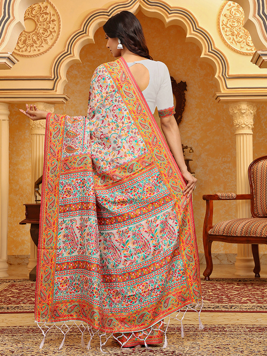 Astita Graceful Woven Linen Cotton Saree with Intricate Traditional Patterns and Tassel Detailing – Lightweight Ethnic Saree for Festive, Office & Everyday Elegant Look