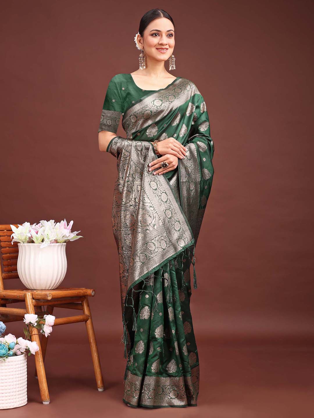 Astita Dark Green Banarasi Silk Saree with Zari Weaving β A Timeless Tale of Elegance
