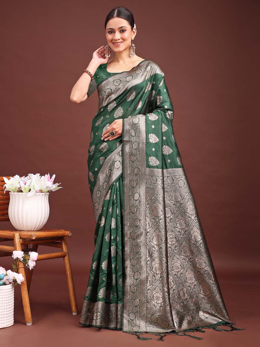 Astita Dark Green Banarasi Silk Saree with Zari Weaving β A Timeless Tale of Elegance