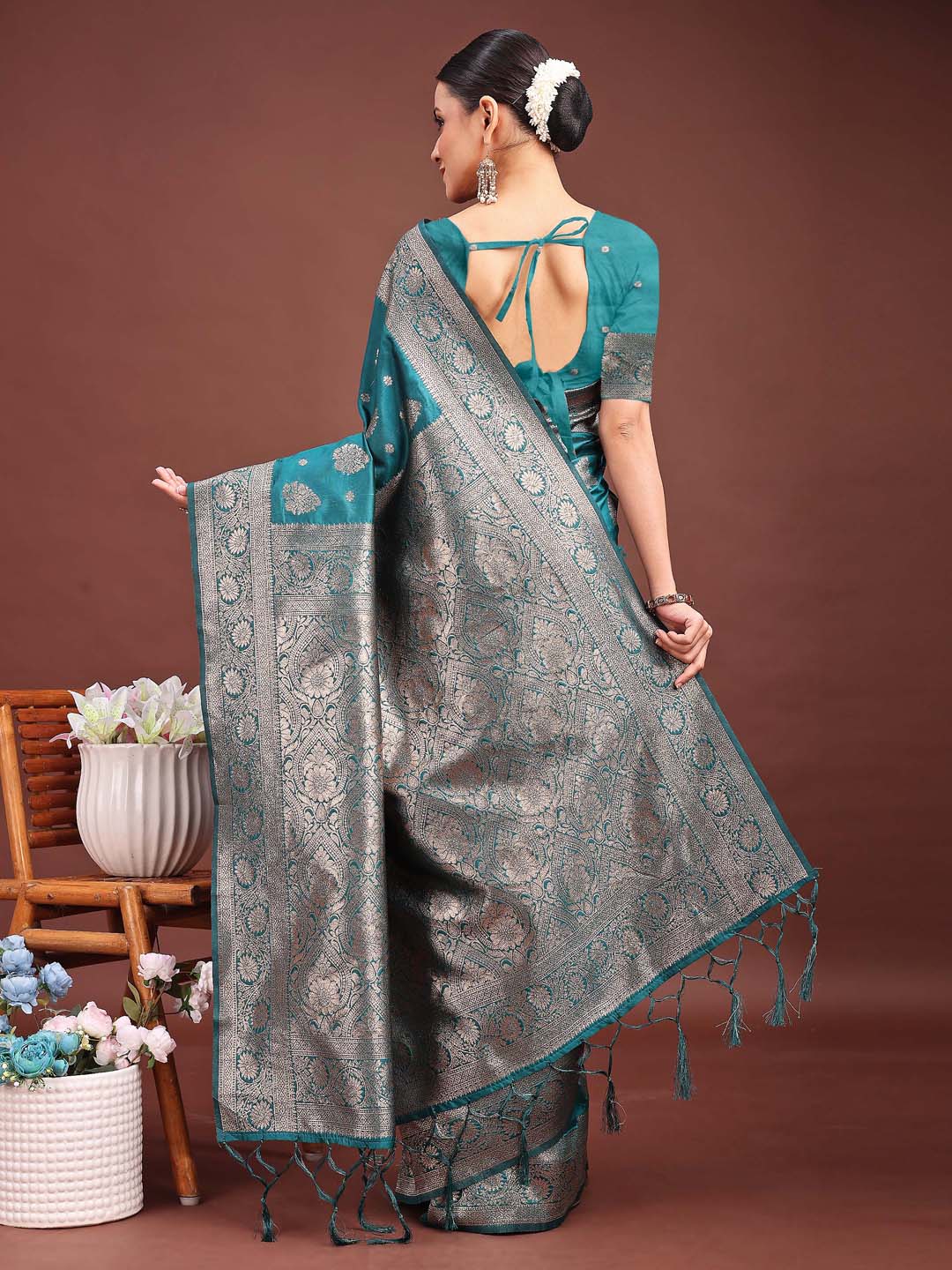 Astita Sea Green Banarasi Silk Saree with Zari Weaving β A Timeless Tale of Elegance