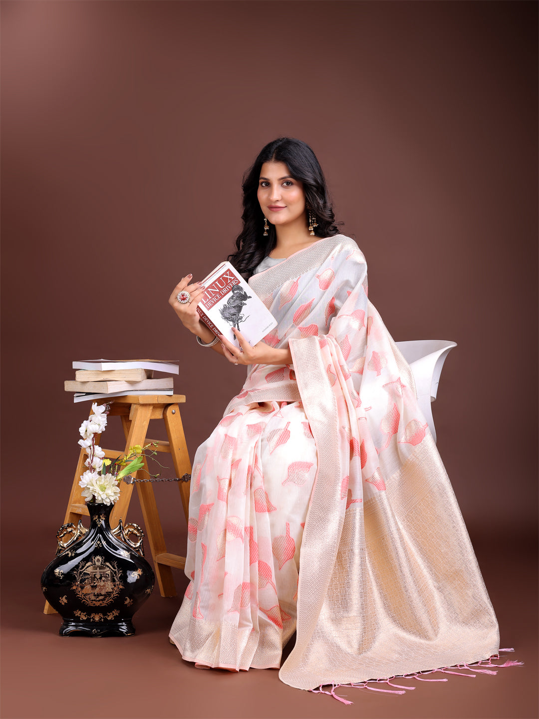 Astita Elegant White & Pink Leaf Print Cotton Saree for Women with Zari Border & Tassels – Soft & Lightweight Daily Wear Saree