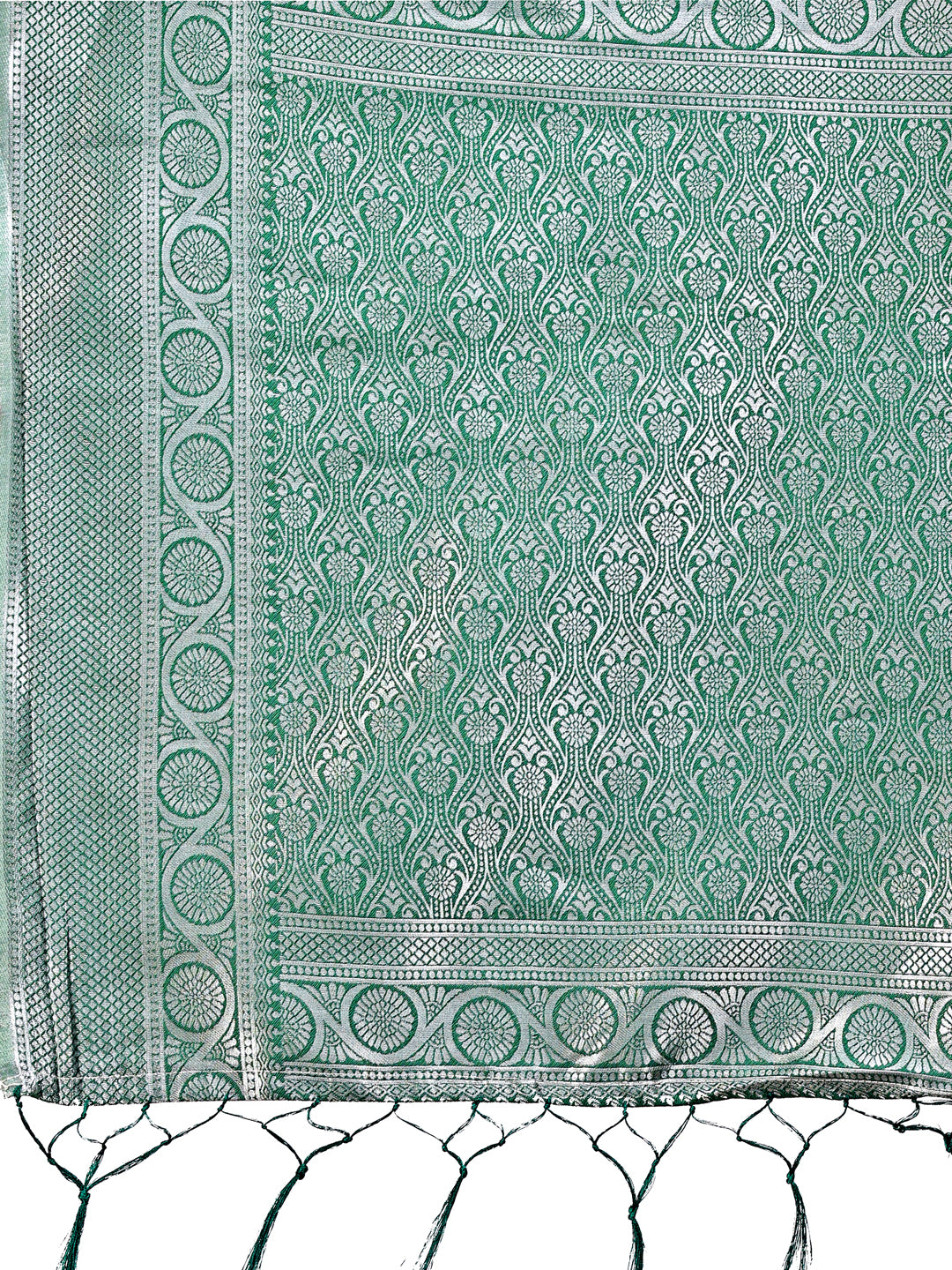 Astita Graceful Cream & Green Banarasi Silk Saree with Rich Zari Woven Border – Traditional Elegance for Celebrations