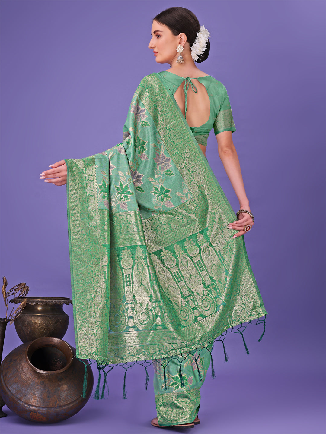 Astita Elegant Green Floral Lichi Silk Saree with Zari Weaving and Rich Pallu – Wedding & Festive Wear Saree