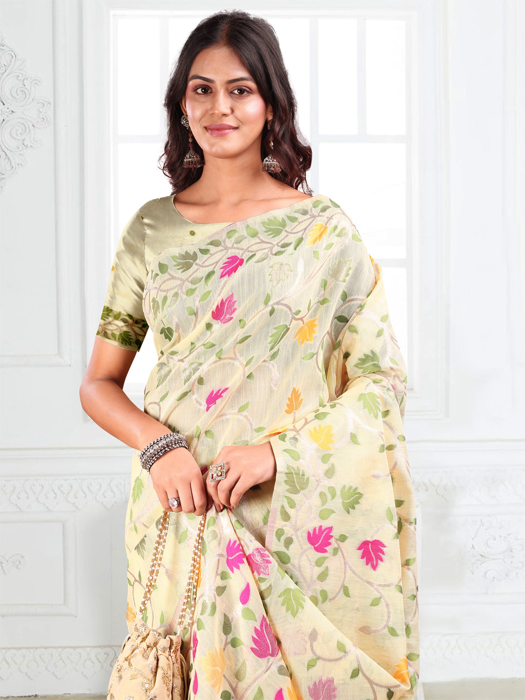 Astita Off White Floral Linen Cotton Saree with Zari Detailing & Printed Pallu β Lightweight Traditional Saree for Festive & Daily Elegance