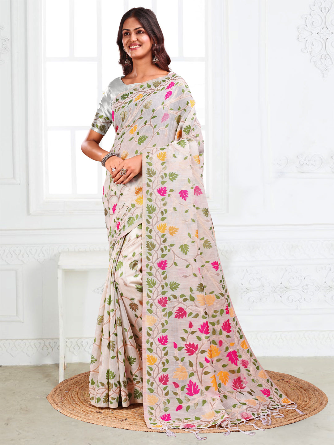 Astita White Floral Linen Cotton Saree with Zari Detailing & Printed Pallu – Lightweight Traditional Saree for Festive & Daily Elegance