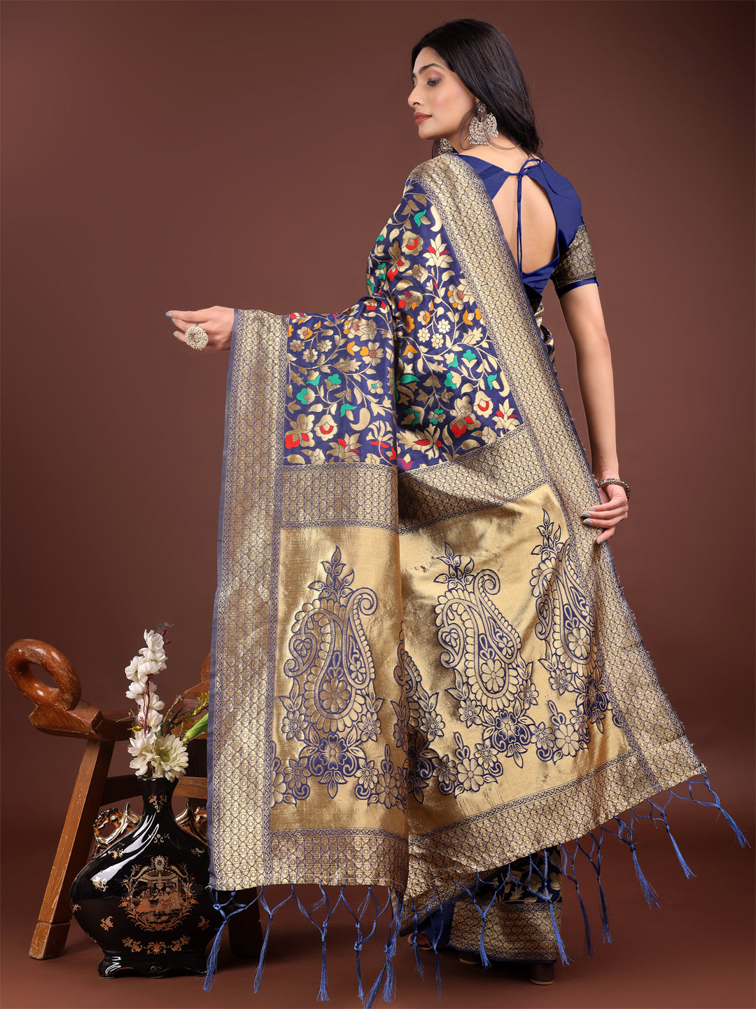 Astita Majestic Navy Blue Silk Saree with Gold Zari & Floral Design – Perfect for Festive & Traditional Occasions