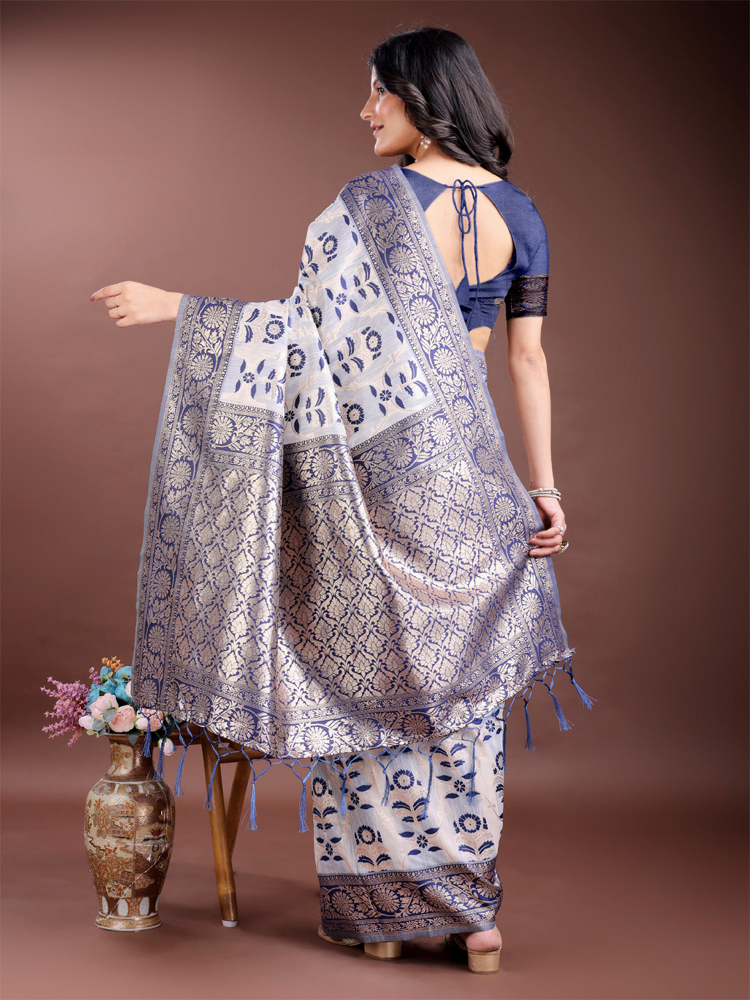 Astita White & Maroon Woven Linen Cotton Saree with Rich Zari Border – Soft Festive Wear Saree for Women