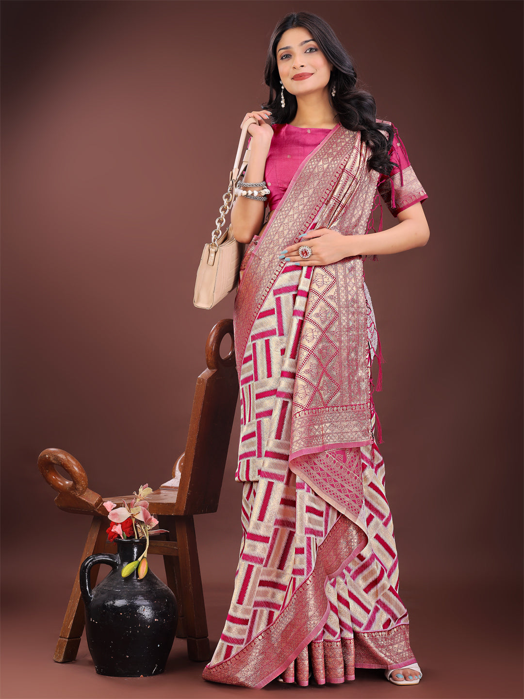 Astita Elegant Pink & Cream Linen Saree with Geometric Design and Zari Border – Festive & Party Wear