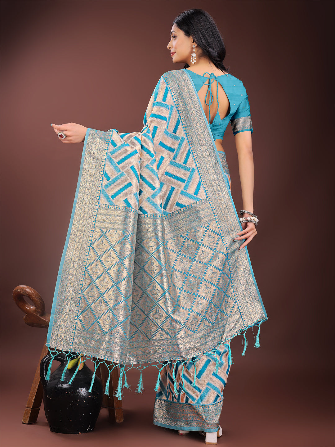 Astita Elegant Sea Green & Cream Linen Saree with Geometric Design and Zari Border – Festive & Party Wear