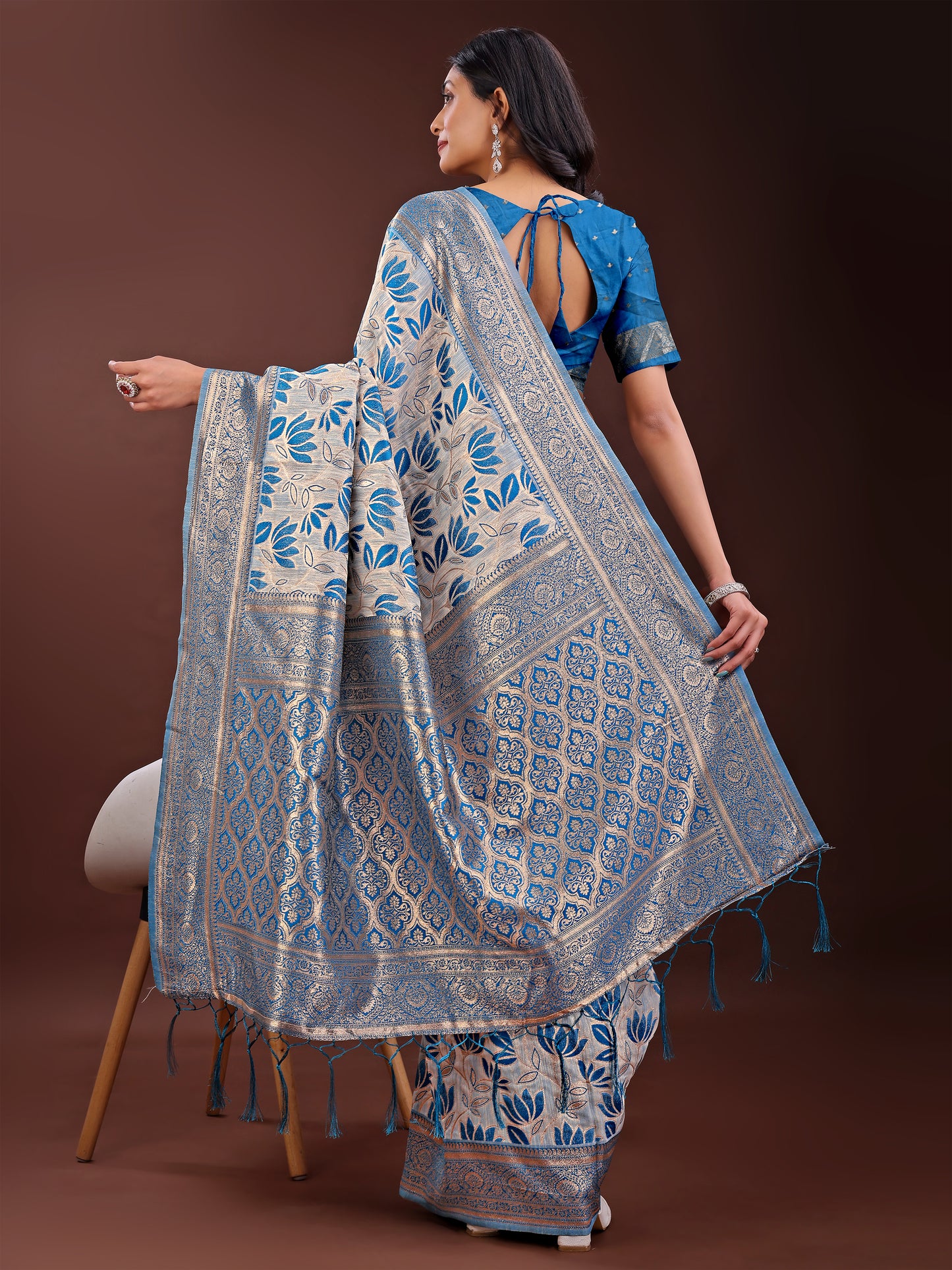 Stunning Beige & Red Linen Saree with Floral Print and Rich Zari Pallu – Festive & Traditional Wear