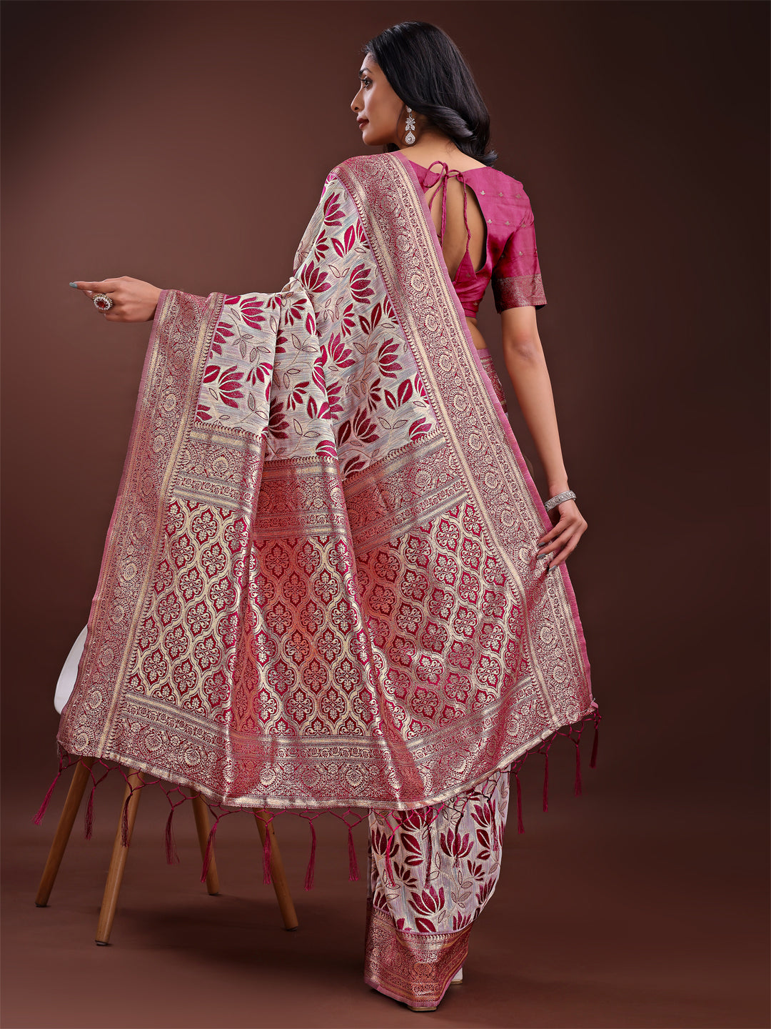 Stunning Beige & Purple Linen Saree with Floral Print and Rich Zari Pallu – Festive & Traditional Wear