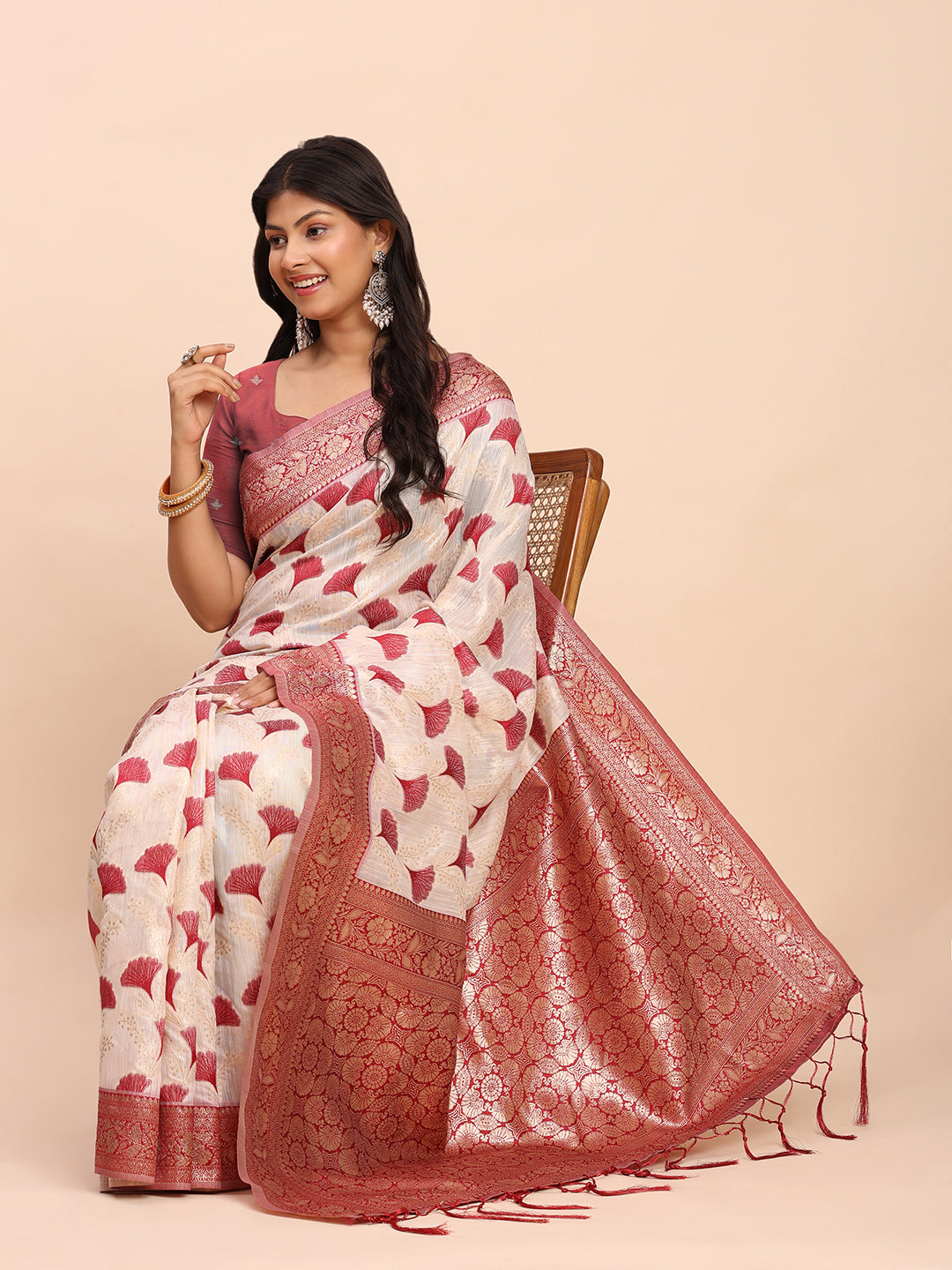 Astita Elegant Off-White & Maroon Linen Cotton Saree with Zari Woven Border and Pallu – Soft Lightweight Saree for Daily, Festive & Office Wear