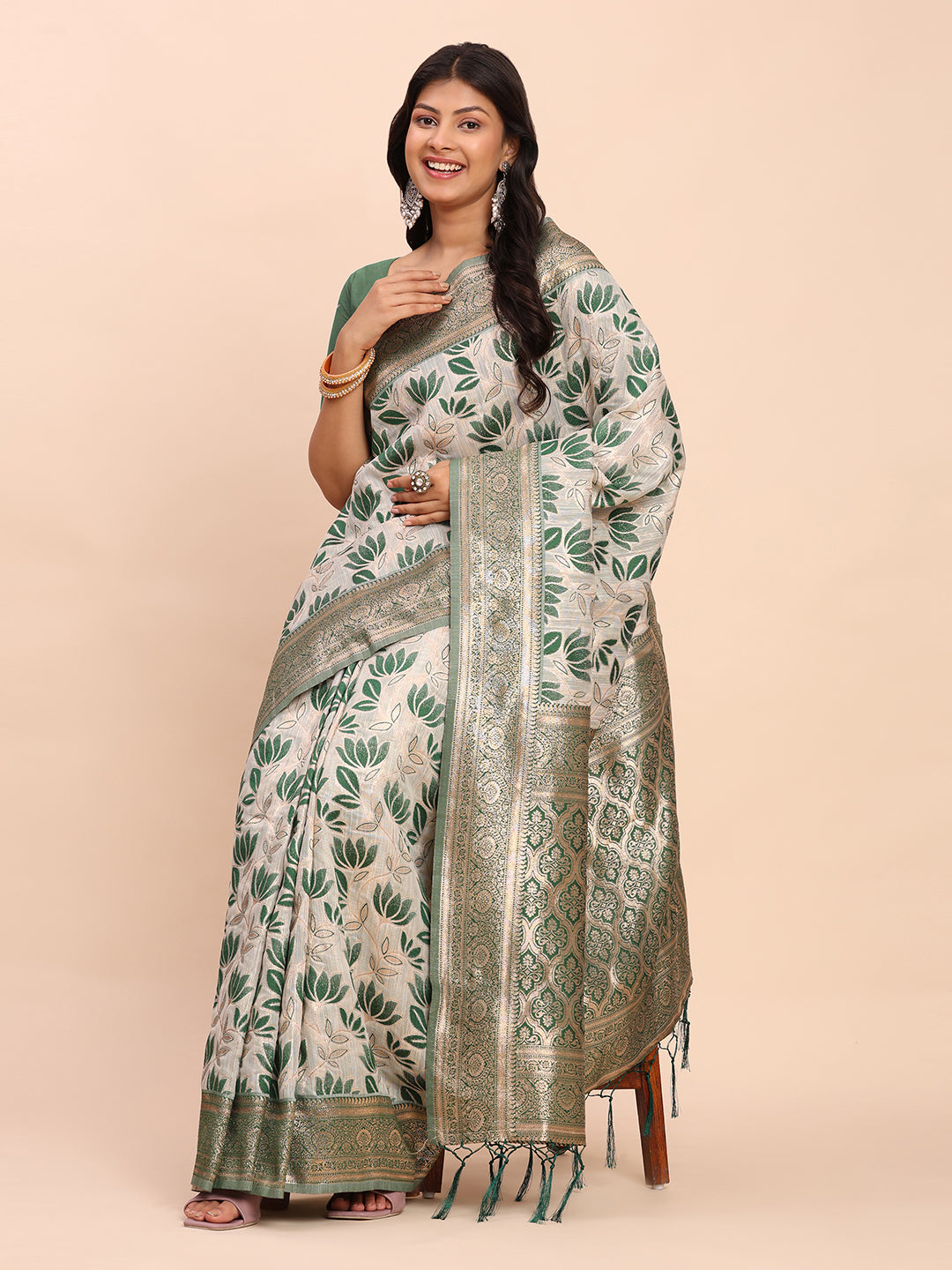 Astita Elegant Off-White & Green Linen Cotton Saree with Zari Woven Border and Pallu – Soft Lightweight Saree for Daily, Festive & Office Wear