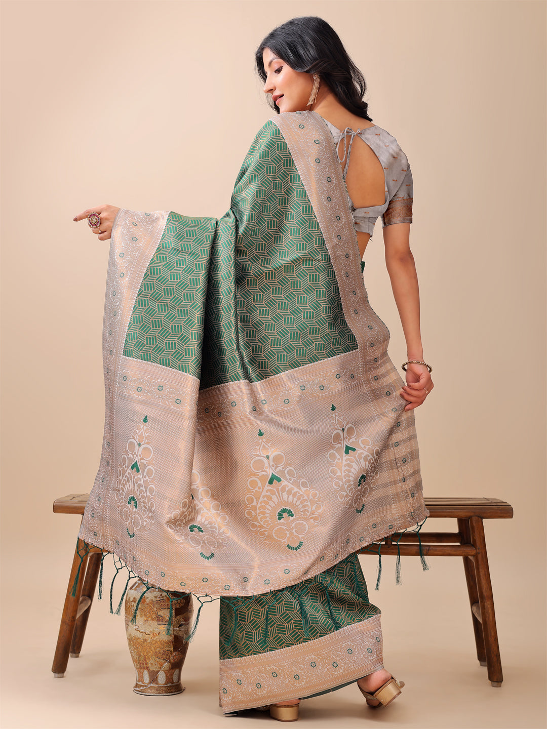 Astita Graceful Green & Beige Lichi Silk Saree with Elegant Woven Pallu – Timeless Beauty for Every Occasion