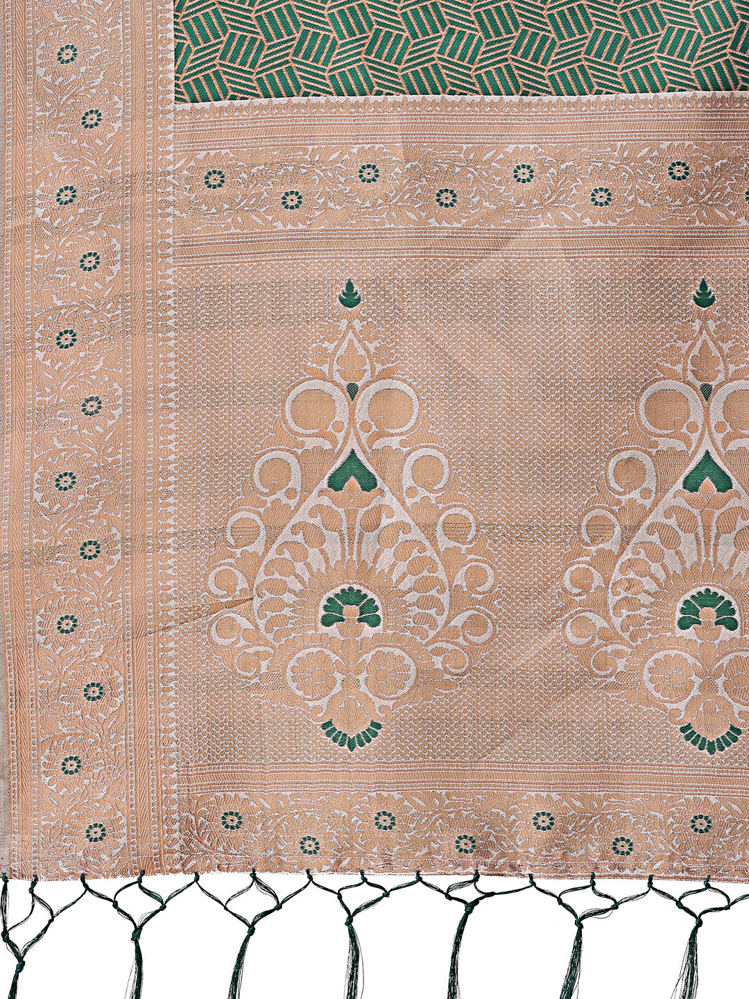 Astita Graceful Green & Beige Lichi Silk Saree with Elegant Woven Pallu – Timeless Beauty for Every Occasion