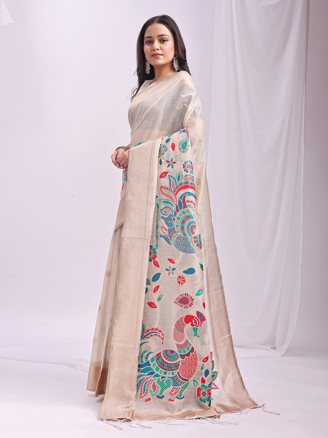 Astita Cream Linen Cotton Saree with Bold Peacock Pallu β Elegant Zari Border Saree for Festive & Party Wear | Lightweight & Soft Fabric