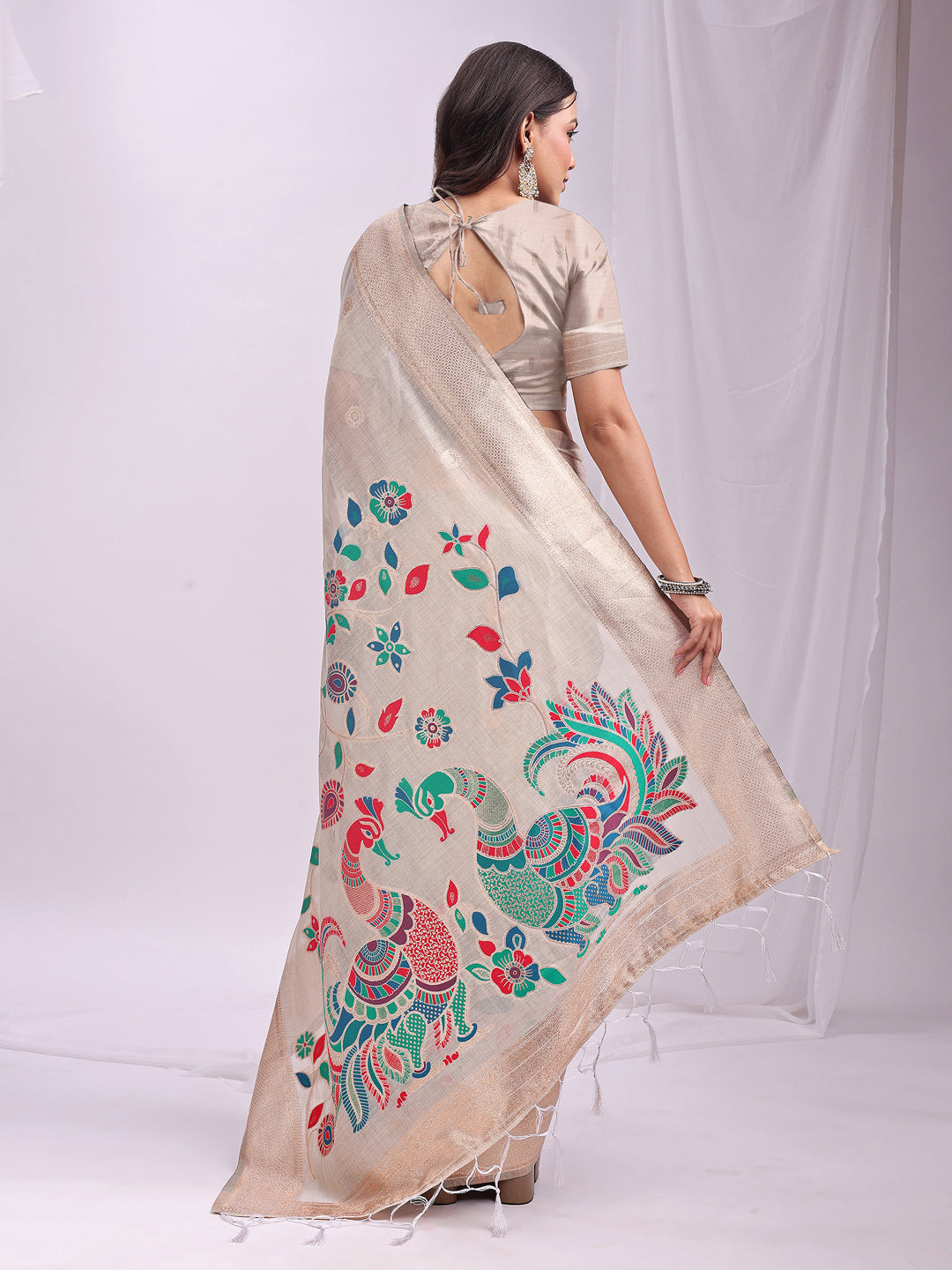 Astita Cream Linen Cotton Saree with Bold Peacock Pallu β Elegant Zari Border Saree for Festive & Party Wear | Lightweight & Soft Fabric