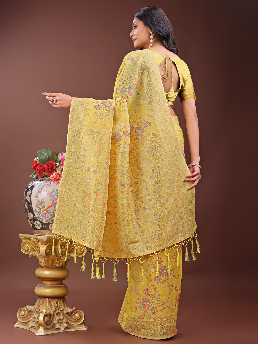 Astita Elegant Yellow Linen Cotton Saree with Floral Weave & Soft Gold Pallu – Graceful Choice for Casual, Office & Festive Looks
