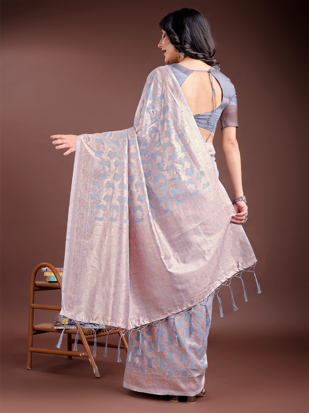 Astita Elegant Grey Linen Cotton Saree for Women – Soft Lightweight Saree with Subtle Self-Weave & Tassel Pallu