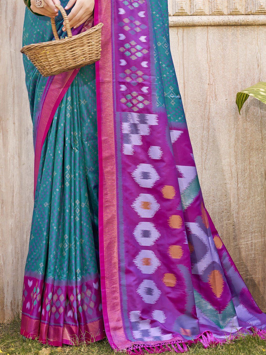 Astita Sea Green & Violet Pochampalli Soft Silk Saree with Traditional Ikat Woven Pallu – Perfect for Festive Celebrations & Wedding Occasions