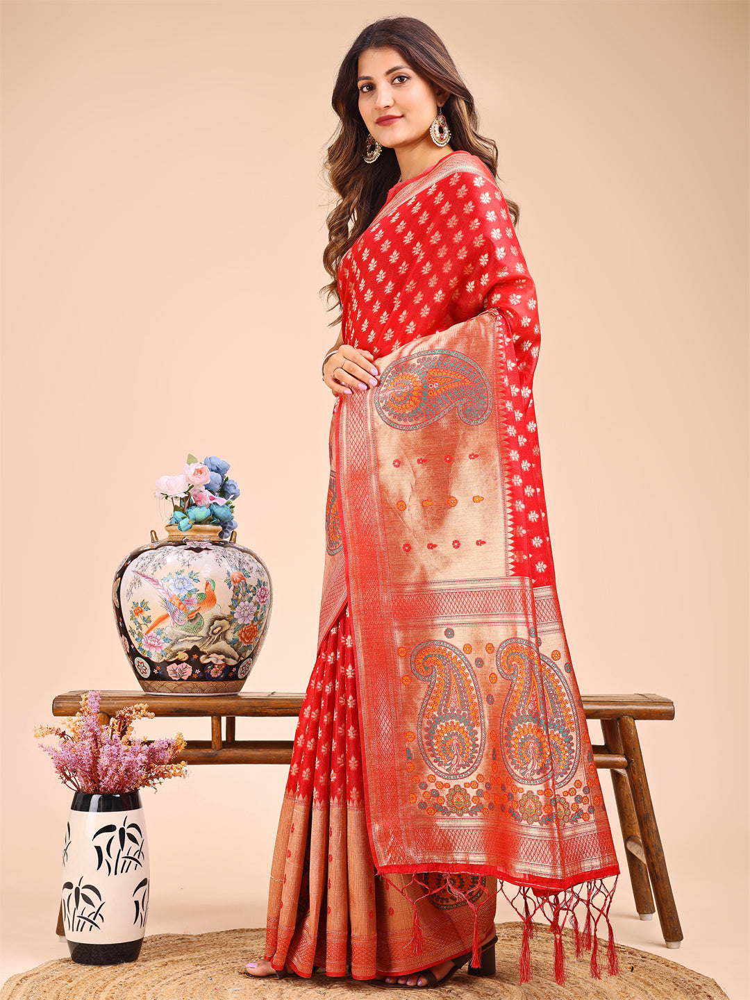 Astita Grace in Every Thread β Red & Beige Linen Cotton Saree with Royal Paisley Charm