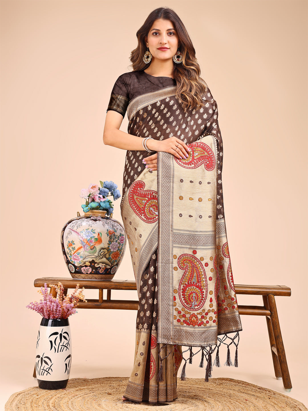 Astita Grace in Every Thread β Brown & Beige Linen Cotton Saree with Royal Paisley Charm