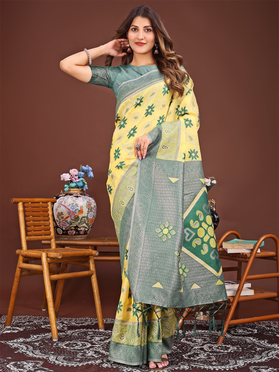 Astita Elegant Yellow Linen Cotton Patola Saree – A Refreshing Harmony of Culture and Comfort