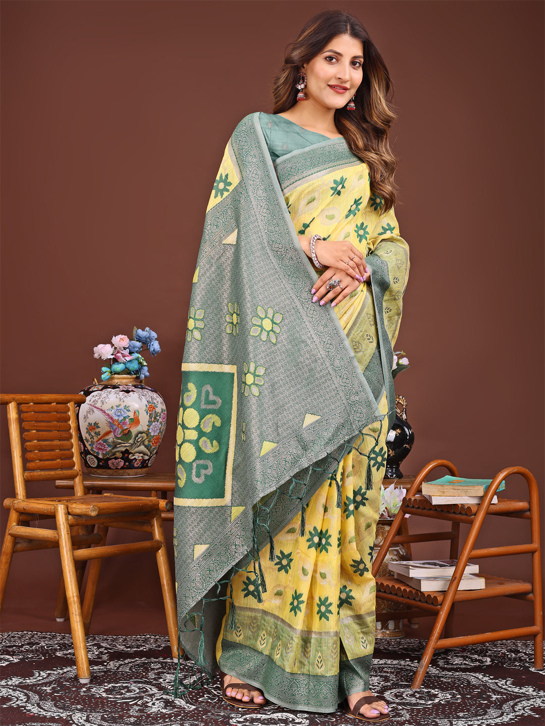 Astita Elegant Yellow Linen Cotton Patola Saree – A Refreshing Harmony of Culture and Comfort