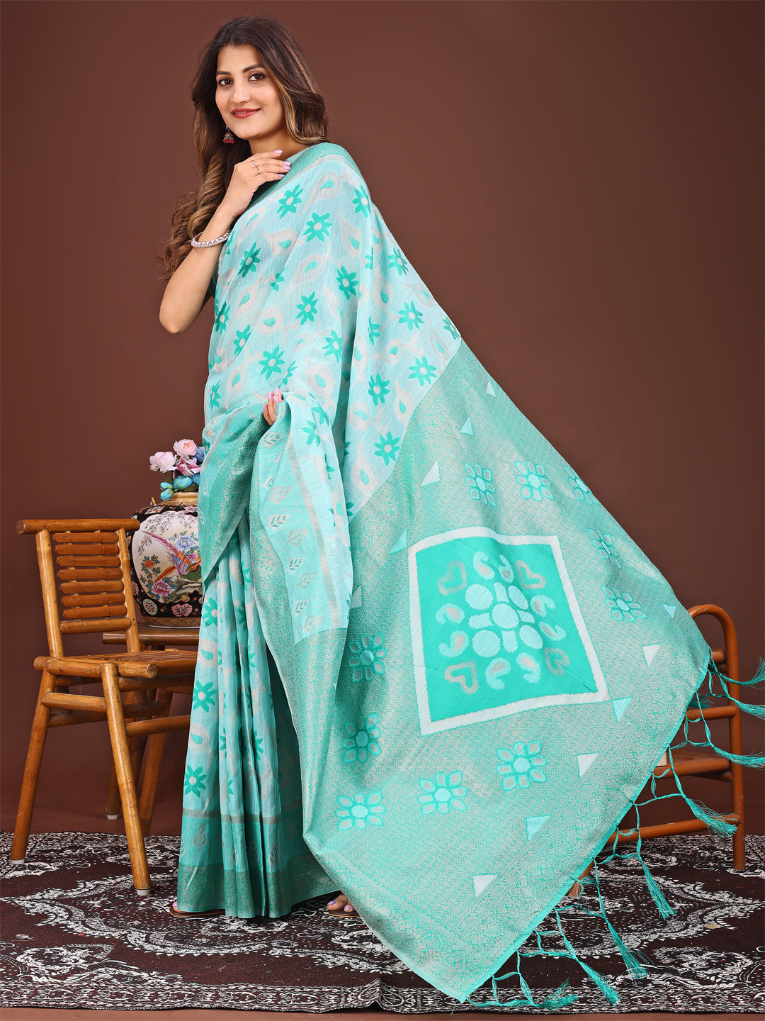 Astita Elegant Sea Green Linen Cotton Patola Saree – A Refreshing Harmony of Culture and Comfort