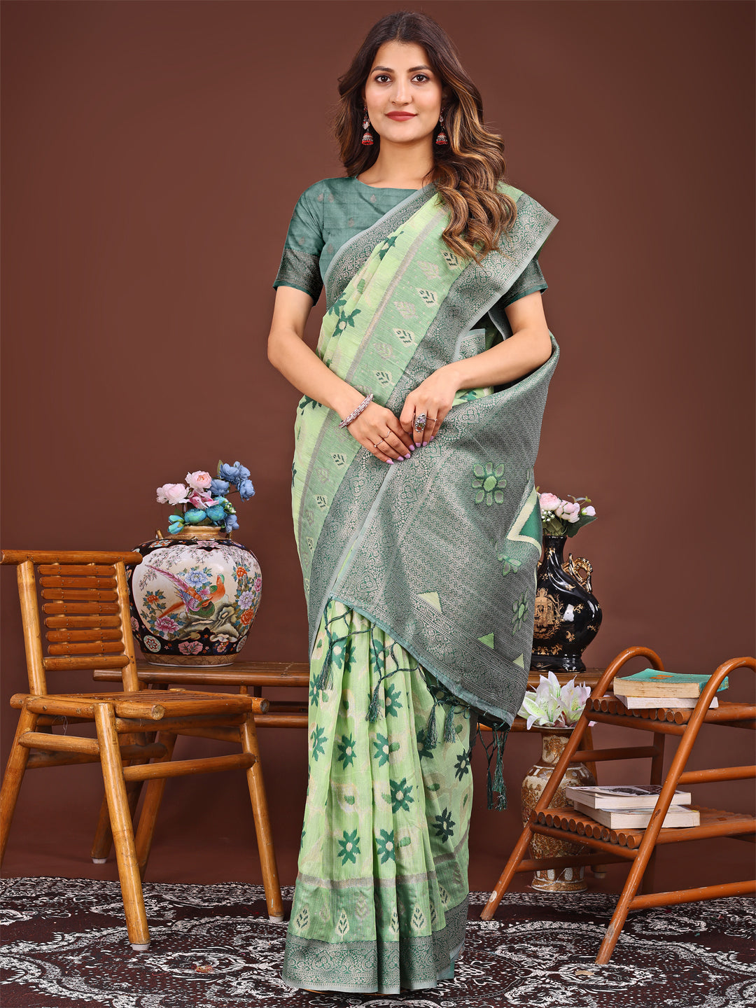 Astita Elegant Light Green Linen Cotton Patola Saree – A Refreshing Harmony of Culture and Comfort