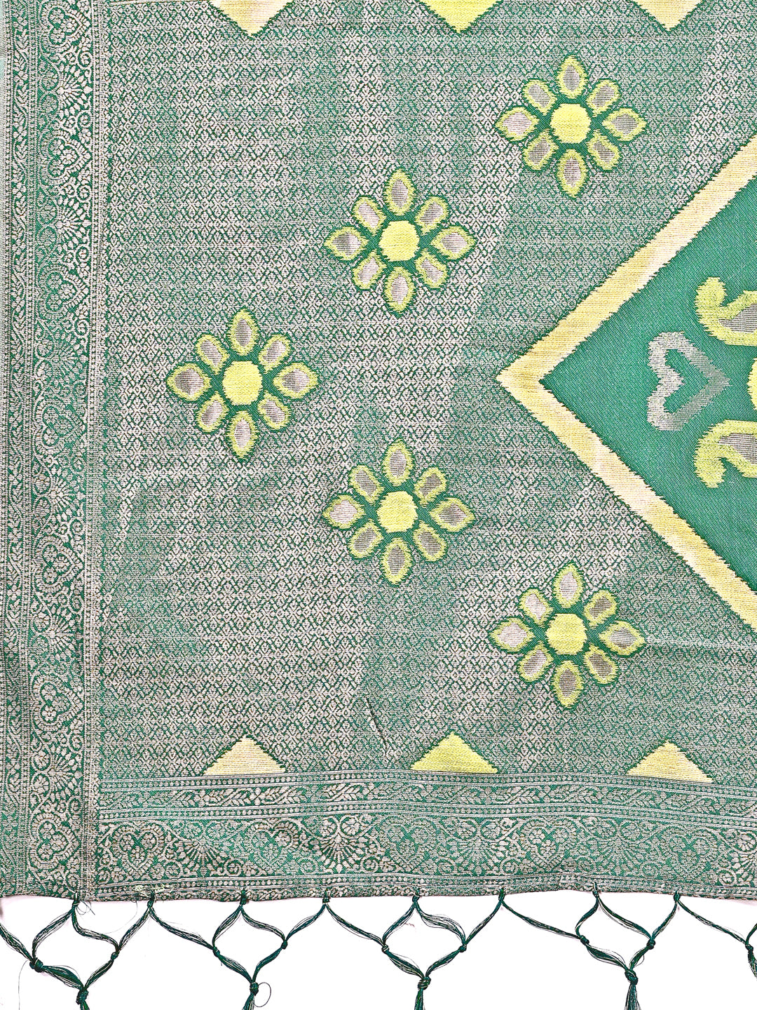 Astita Elegant Light Green Linen Cotton Patola Saree – A Refreshing Harmony of Culture and Comfort