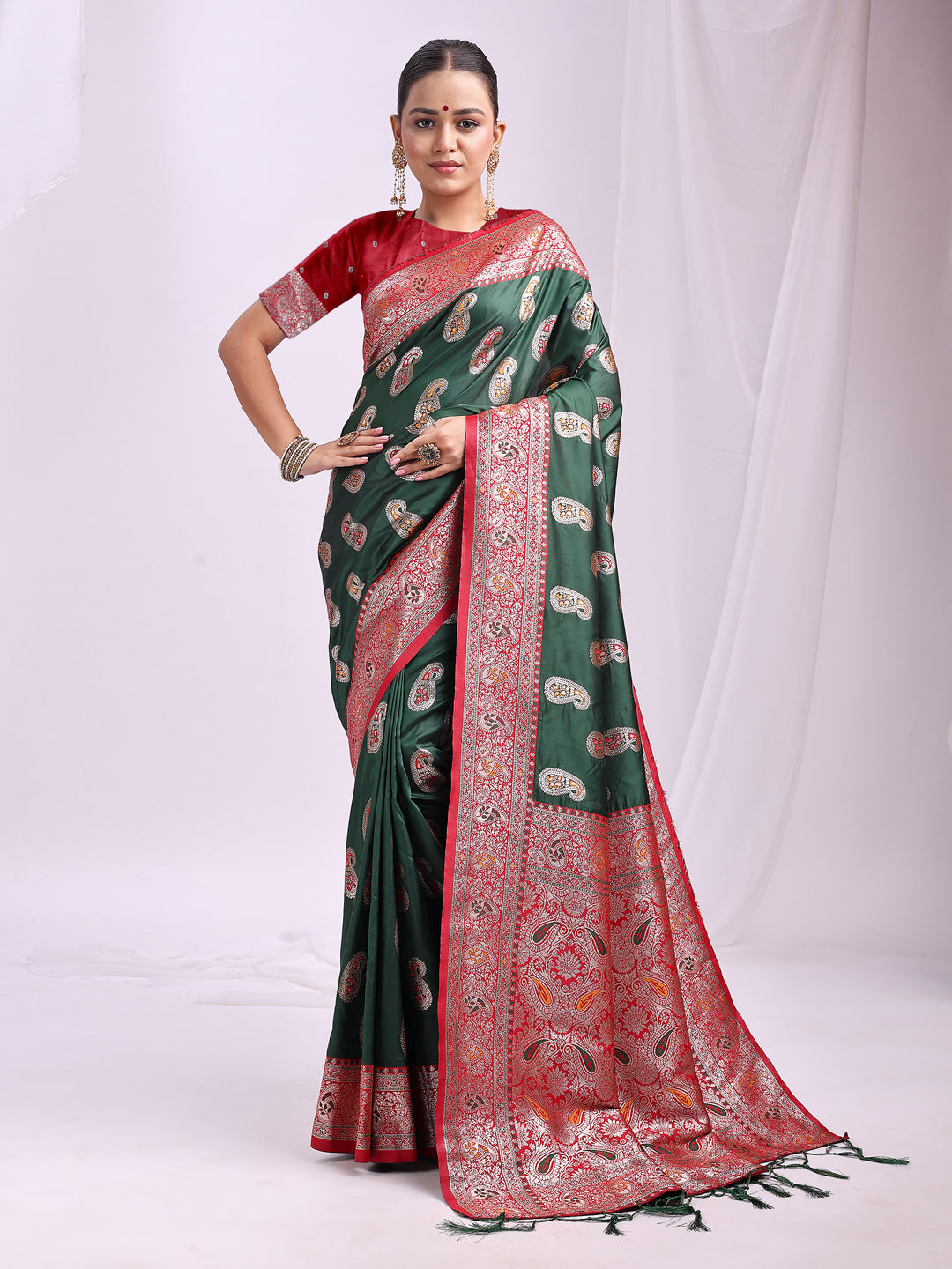 Astita Dark Green Banarasi Silk Saree with Silver Zari Border & Paisley Design β Festive Wedding Wear | Elegant Traditional Pallu | Soft Silk Finish for Women | Cultural Ethnic Saree