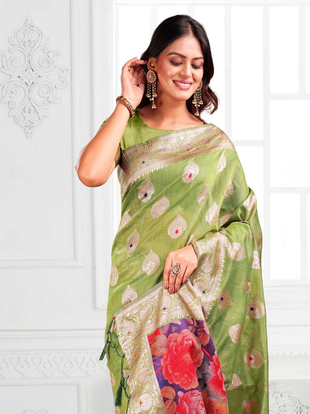 Astita Green Floral Linen Cotton Saree with Zari Border & Digital Printed Pallu – Elegant Sari for Festive Occasions