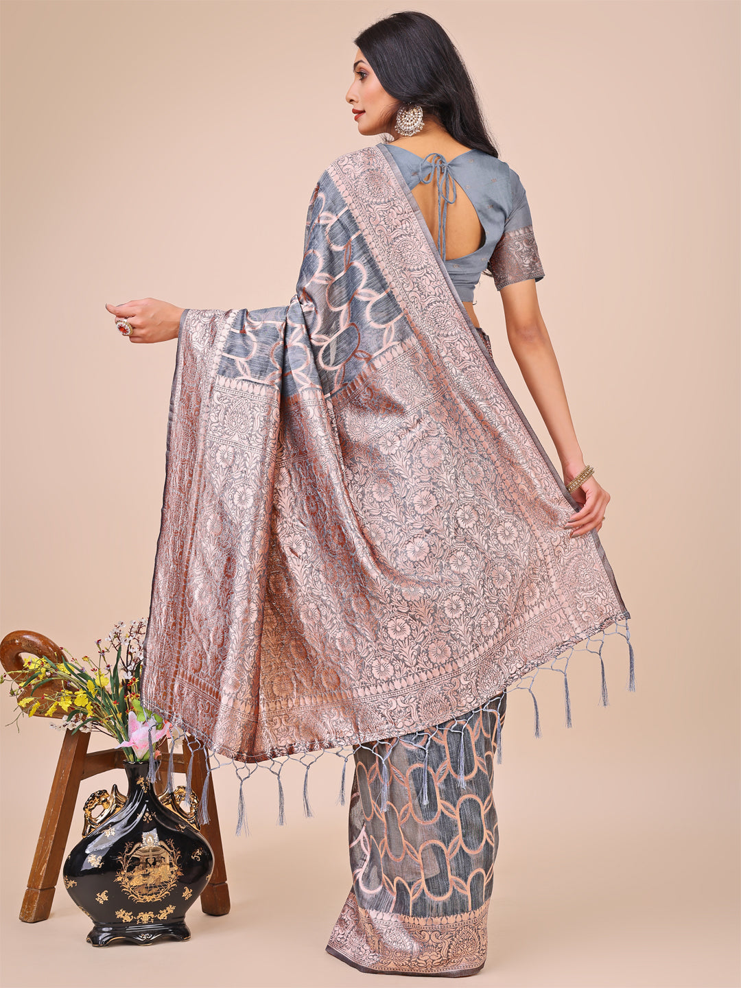 Elegant Grey Linen Cotton Saree with Silver Zari Border & Geometric Weave – Daily, Office & Festive Wear