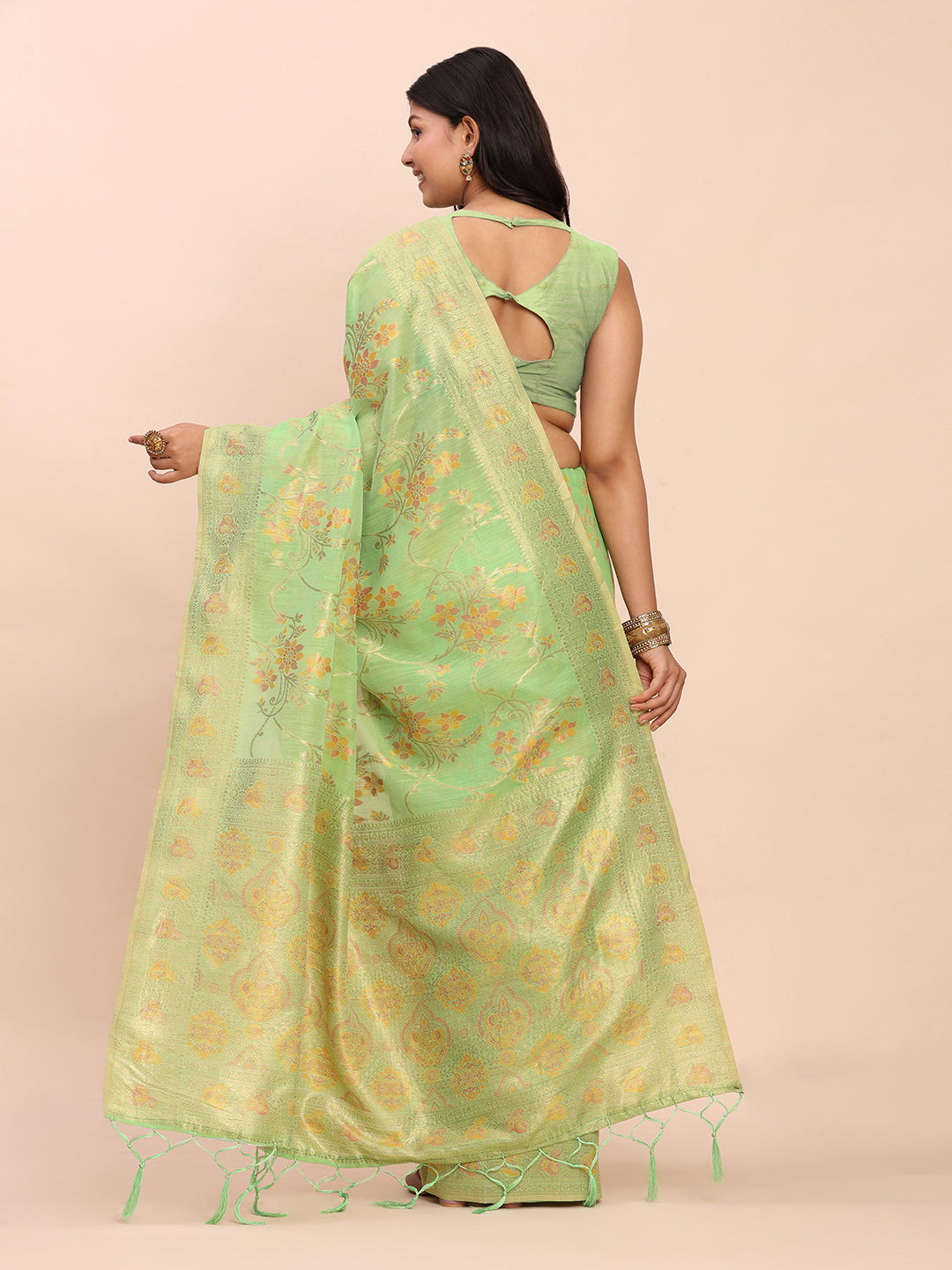 Astita Elegant Off Green Linen Cotton Saree with Floral Weave & Soft Gold Pallu – Graceful Choice for Casual, Office & Festive Looks
