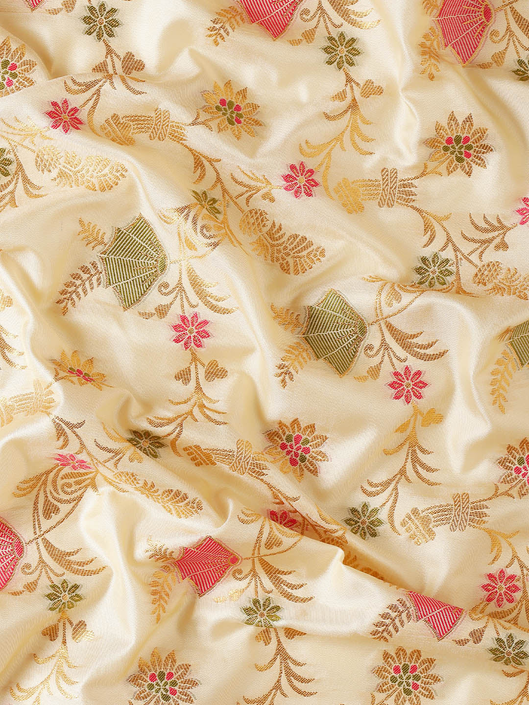 Astita Graceful White Banarasi Silk Saree with Golden Zari Woven Border & Floral Jaal β Wedding & Festive Wear