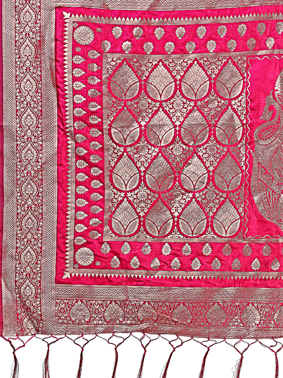 Astita Graceful Magenta Banarasi Silk Saree with Silver Zari – Perfect Ethnic Wear for Weddings & Festive Moments