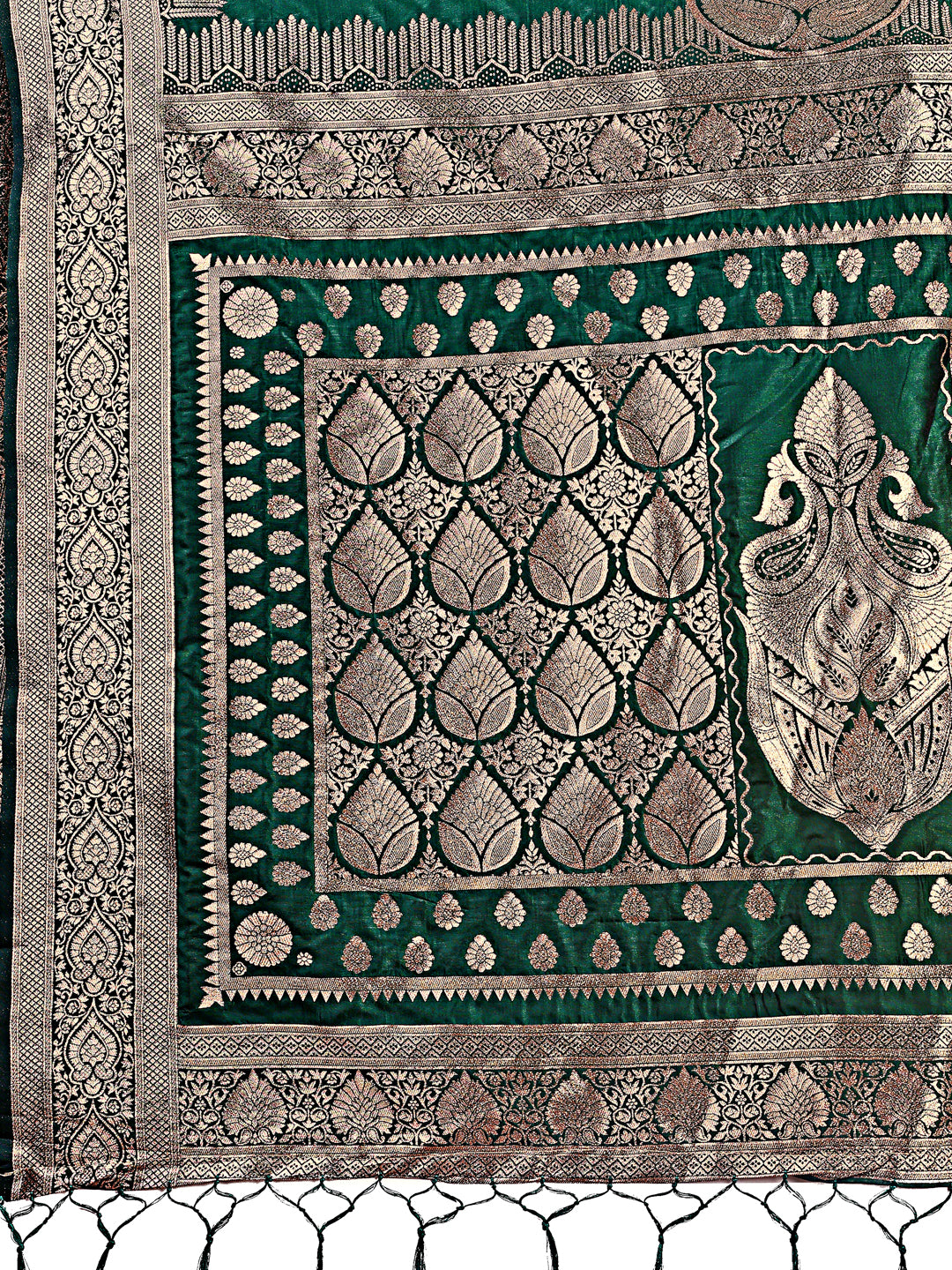 Astita Graceful Green Banarasi Silk Saree with Silver Zari – Perfect Ethnic Wear for Weddings & Festive Moments