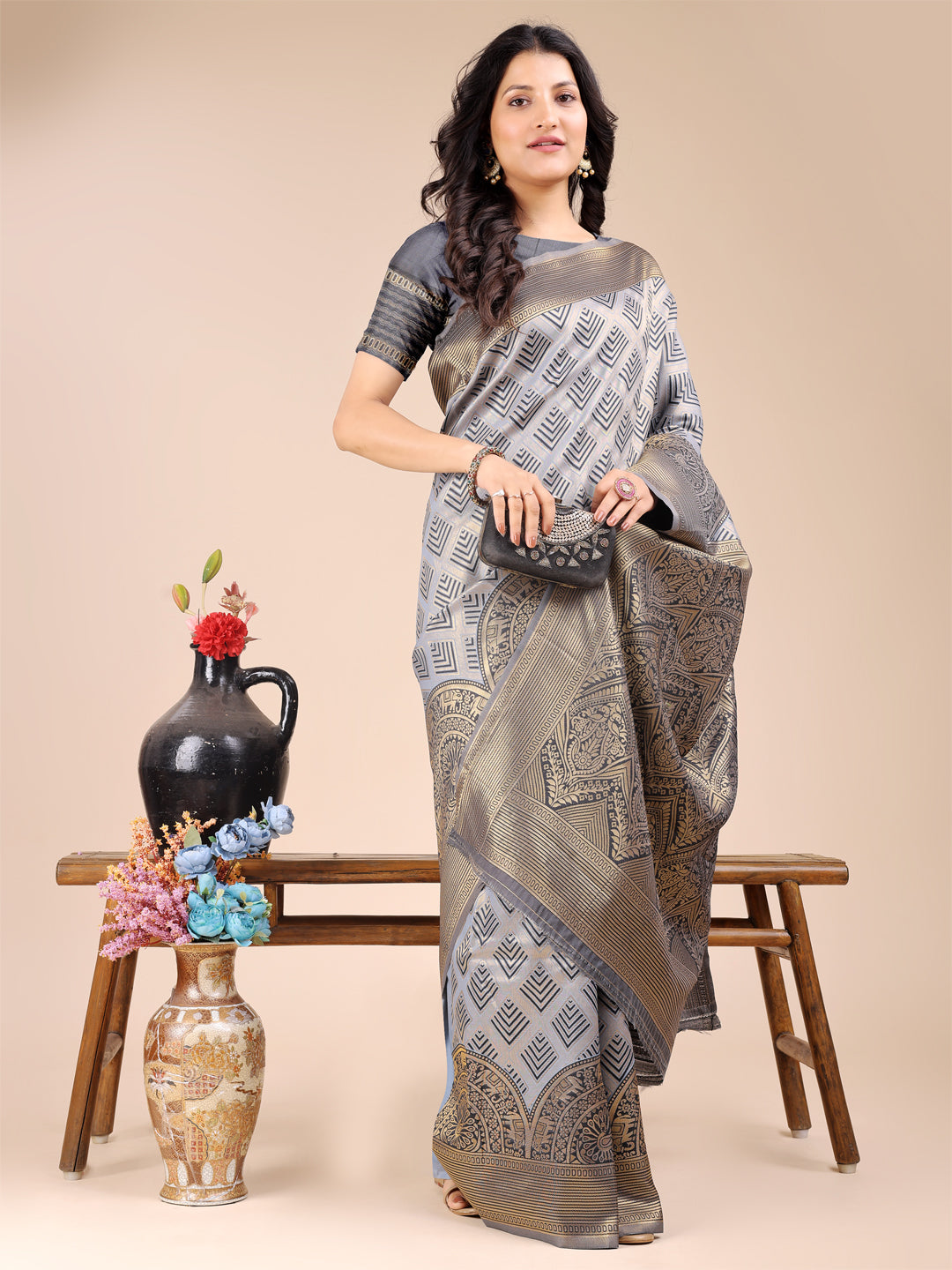 Astita Elegant Grey and Gold Silk Saree – Graceful Artistry with Contemporary Charm