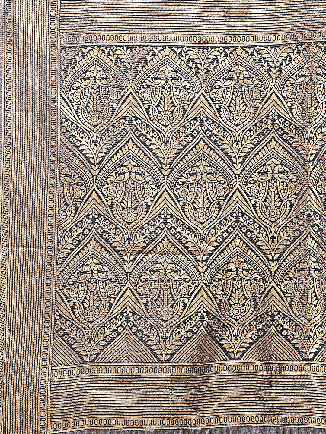 Astita Elegant Grey and Gold Silk Saree – Graceful Artistry with Contemporary Charm