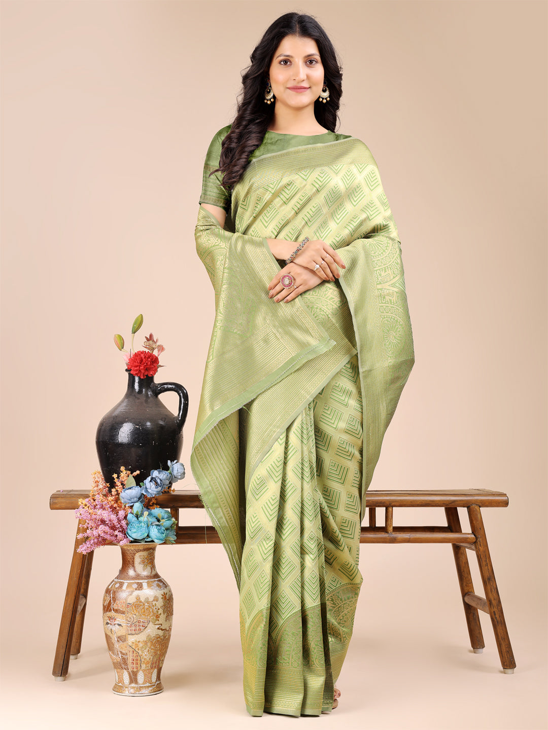 Astita Elegant Light Green and Gold Silk Saree – Graceful Artistry with Contemporary Charm