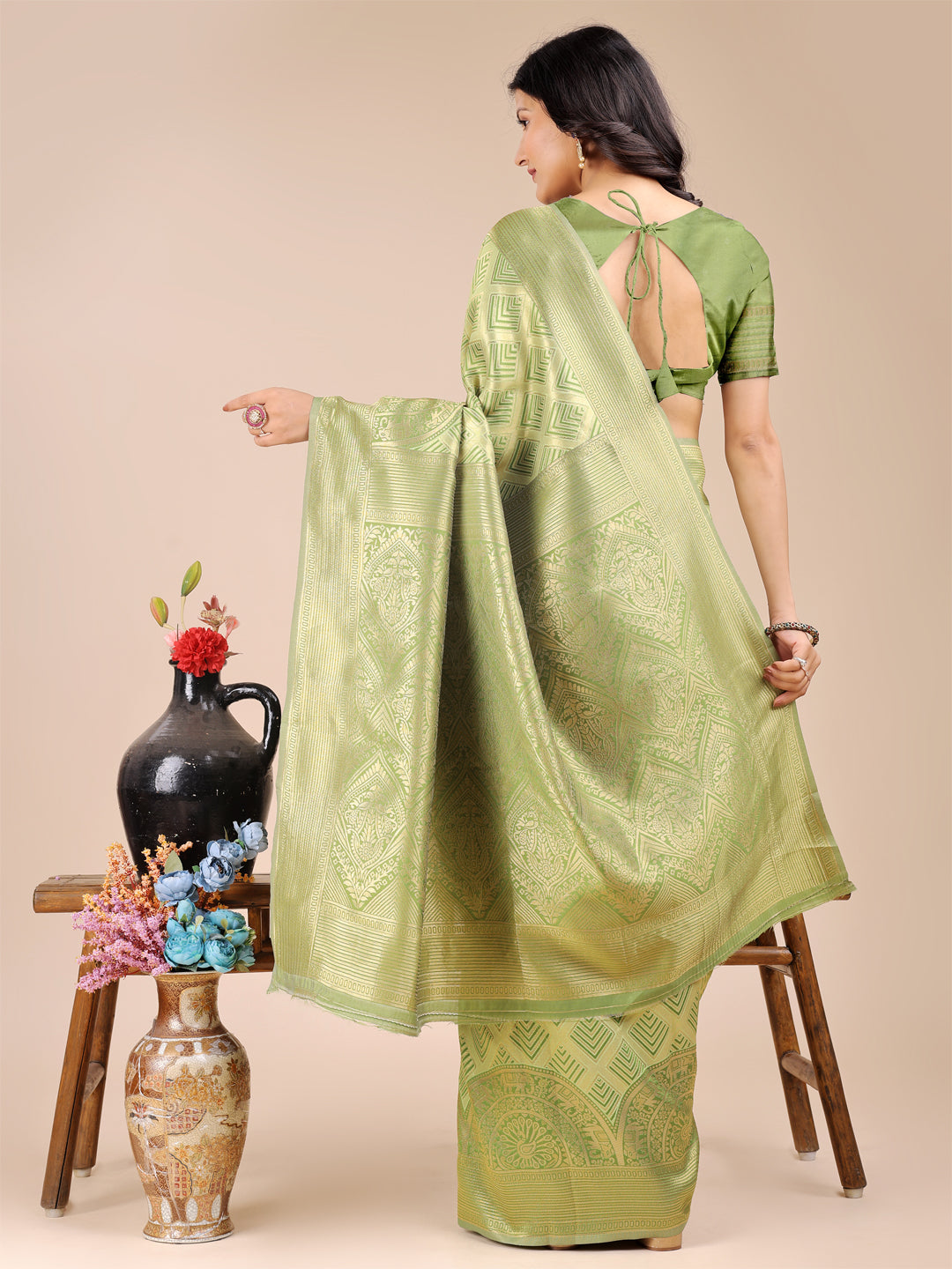 Astita Elegant Light Green and Gold Silk Saree – Graceful Artistry with Contemporary Charm