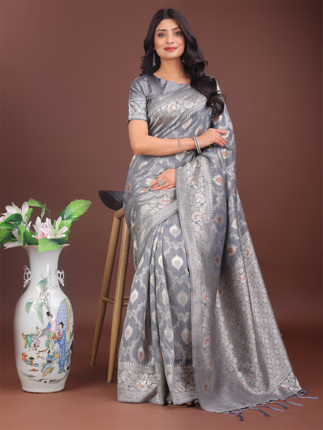 Astita Elegant Grey Linen Cotton Saree with Silver Zari โ Perfect Blend of Comfort & Charm