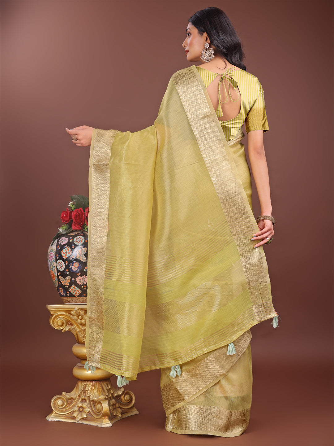 Astita Elegant Mhendi Green Linen Saree with Golden Zari Border & Rich Pallu | Soft Drape | Festive & Office Wear