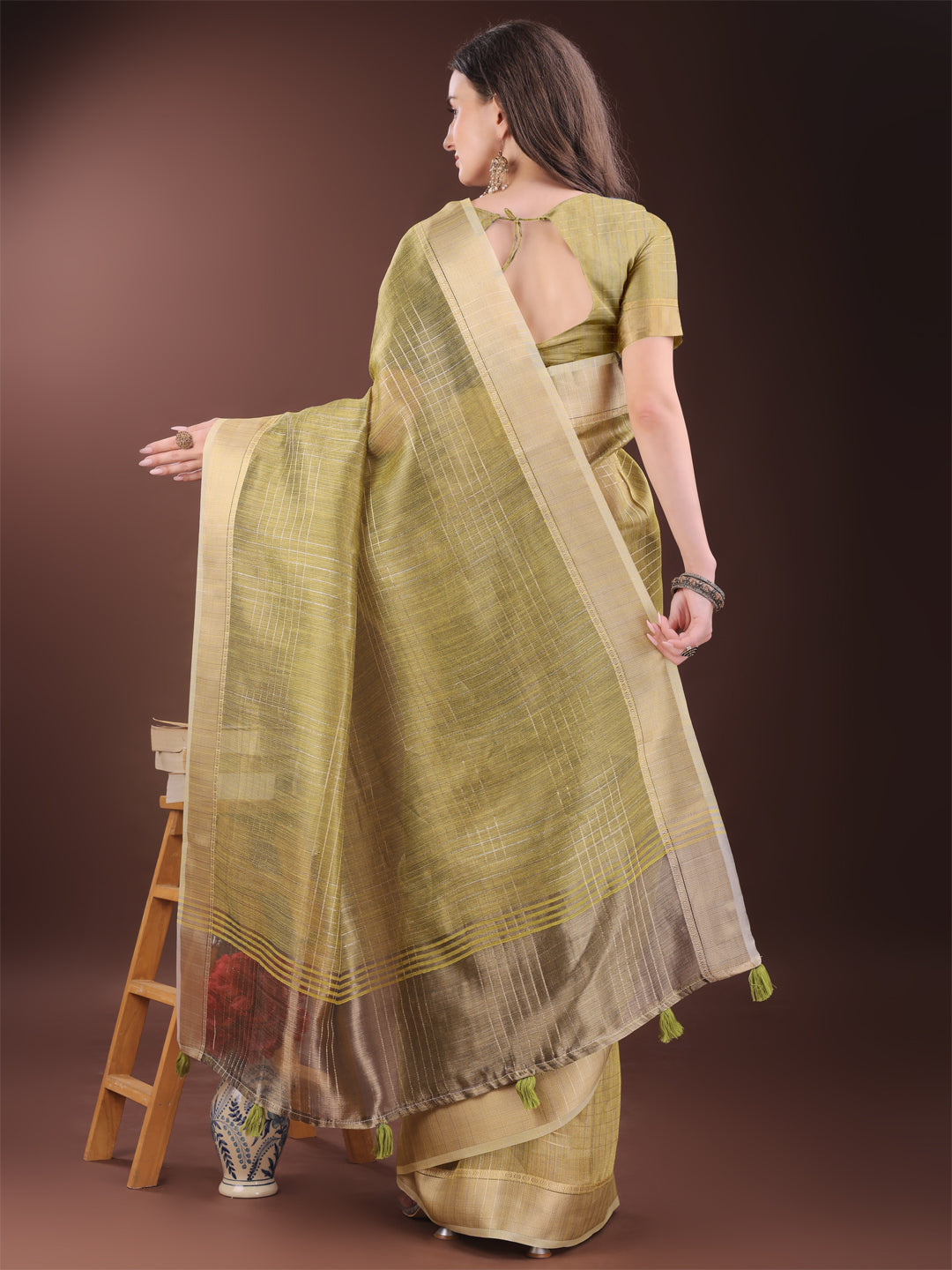Astita Mhendi Green Organza Saree with Gold Checked Design – Elegant & Classy Traditional Wear for Formal & Festive Occasions
