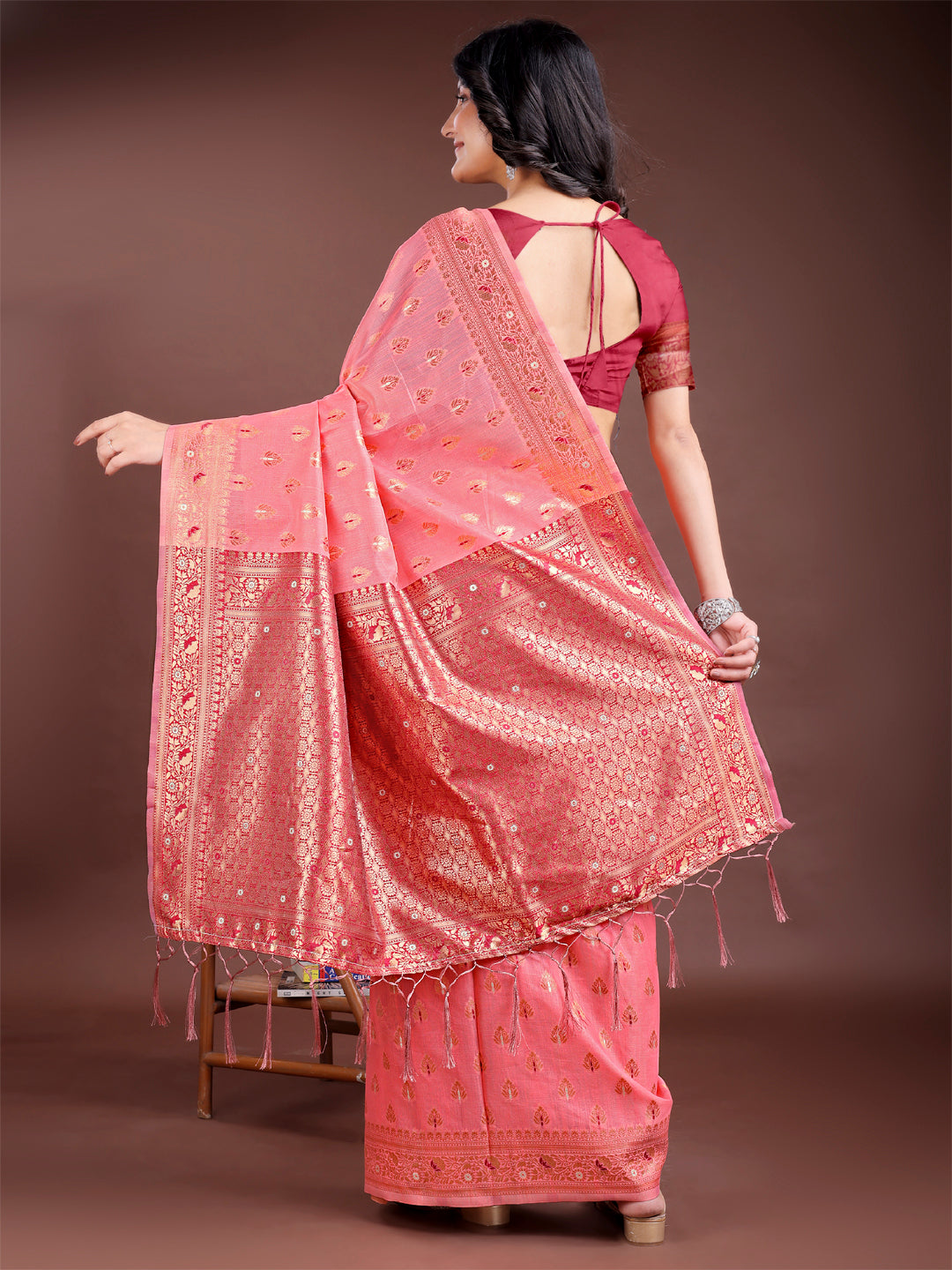 Astita Elegant Peach Cotton Saree with Contrast Pallu – Perfect Blend of Tradition & Comfort