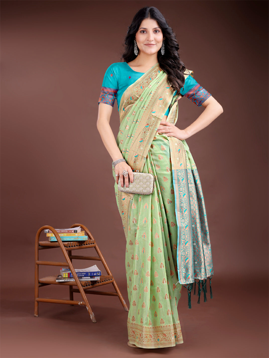 Astita Elegant Light Green Cotton Saree with Contrast Pallu – Perfect Blend of Tradition & Comfort